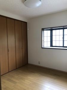 小屋裏より出火し、火災直後は復旧にかなり苦戦する覚悟で工事に入りましたが、完全復旧できました。