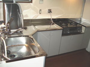 水回り、リビングを中心に費用を抑えて使い勝手のいいように工夫しました。