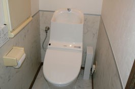 ウォシュレット付きの快適空間トイレへ
