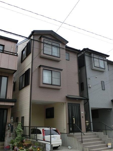 雰囲気はそのままに耐候性に優れた塗料を施工し、美しい外観へ