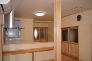 暗く、寒かった日本家屋を、自然素材をふんだんに使った断熱リフォーム