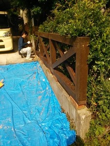 ウッドフェンスを、既存のものとほぼおなじ感じに仕上げました。