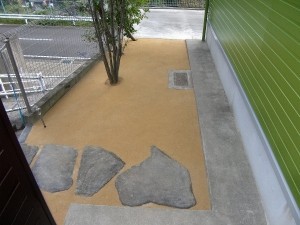 外観を損ねず、草むしりからも解放されました