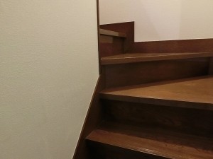 部屋や玄関、階段がパッと明るくなりました