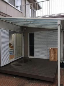 ベランダ屋根を大きくし雨でも洗濯物が濡れずに済みます♪