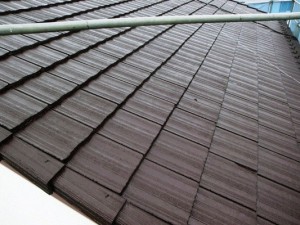 劣化が目立ってきた屋根の塗装と補修で元通りの屋根に