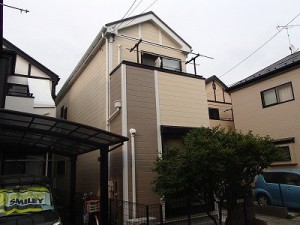 縦のラインがアクセントに。トーンを落として塗り替えました。