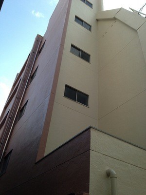 外壁と屋上の防水塗装。古いマンションでもまだまだ綺麗になります！
